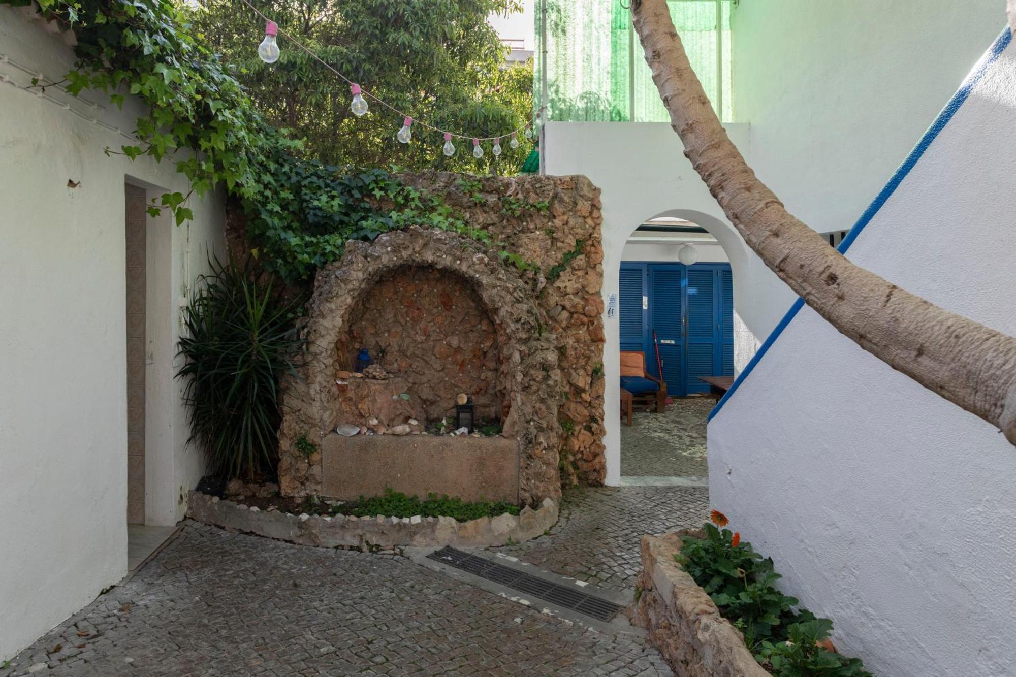 Le Penguin Hostel Faro Buitenkant foto